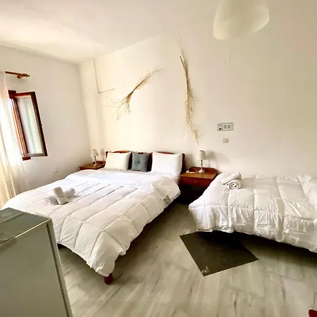 Costas Guest house