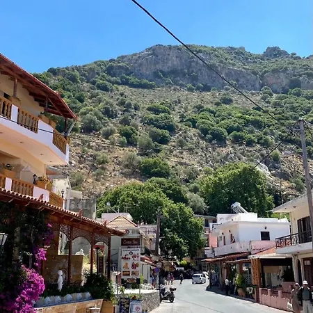 Costas Guest house 2*