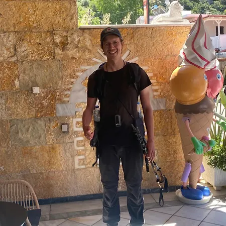 Costas 2* Spílion